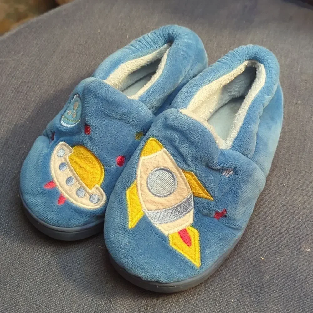 JACKSHIBO Toddler Slippers for Girls Boys Soft Plush Inner Slip-on House Slipper
